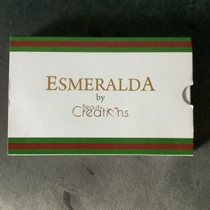 Esmeralda by beauty creations eyeshadow pallet